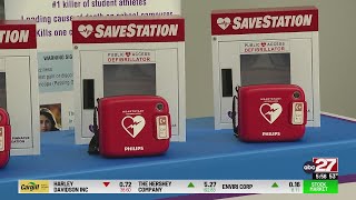 Peyton Walker Foundation donates AEDs to Harrisburg University