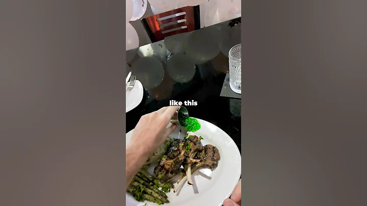 Eating at A Restaurant With NO Customers