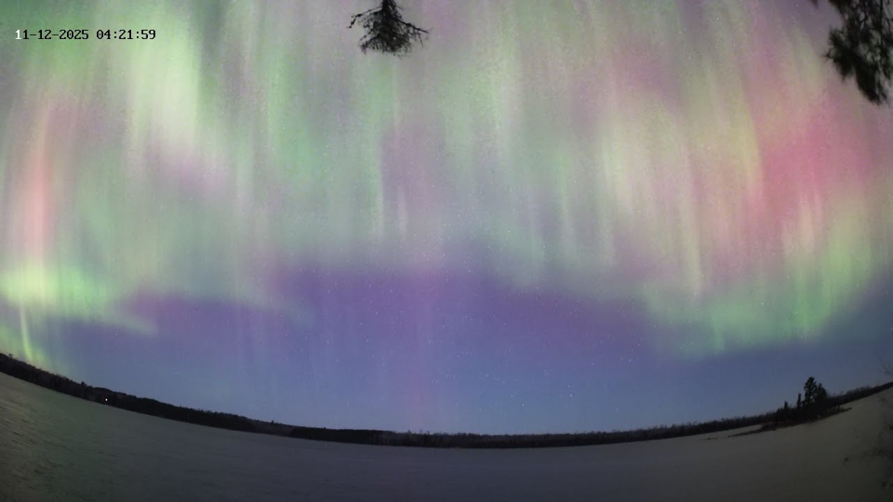 G4 Storm! Northern Lights night of Nov 11, 2025 from Ely, MN - YouTube