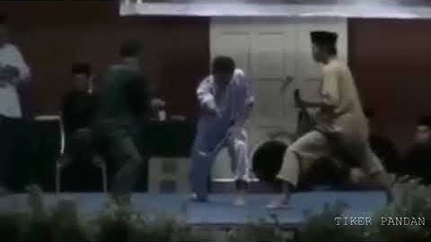 Pencak silat golok berapi serem !!😱😱