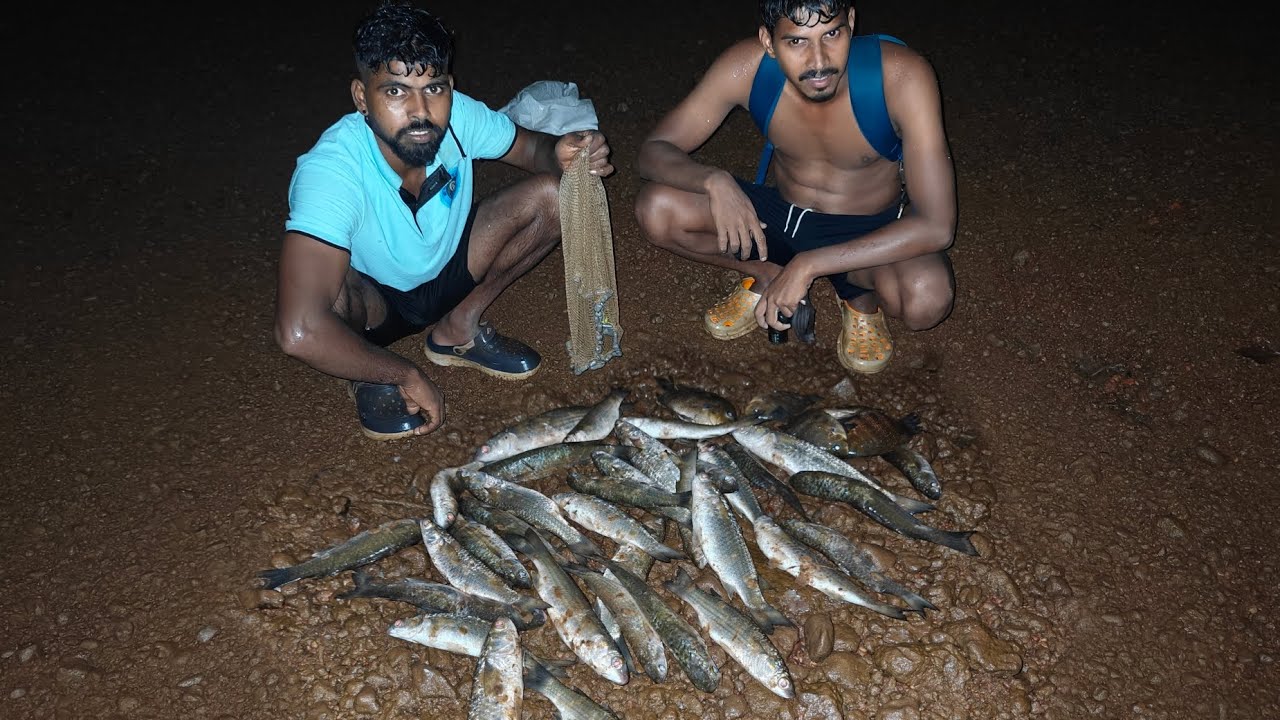 खाडीमधले बोइट मासे पकडण्याची धम्माल , रात्रीची नदीमधली मासेमारी | Traditional fishing @TejaGurav 