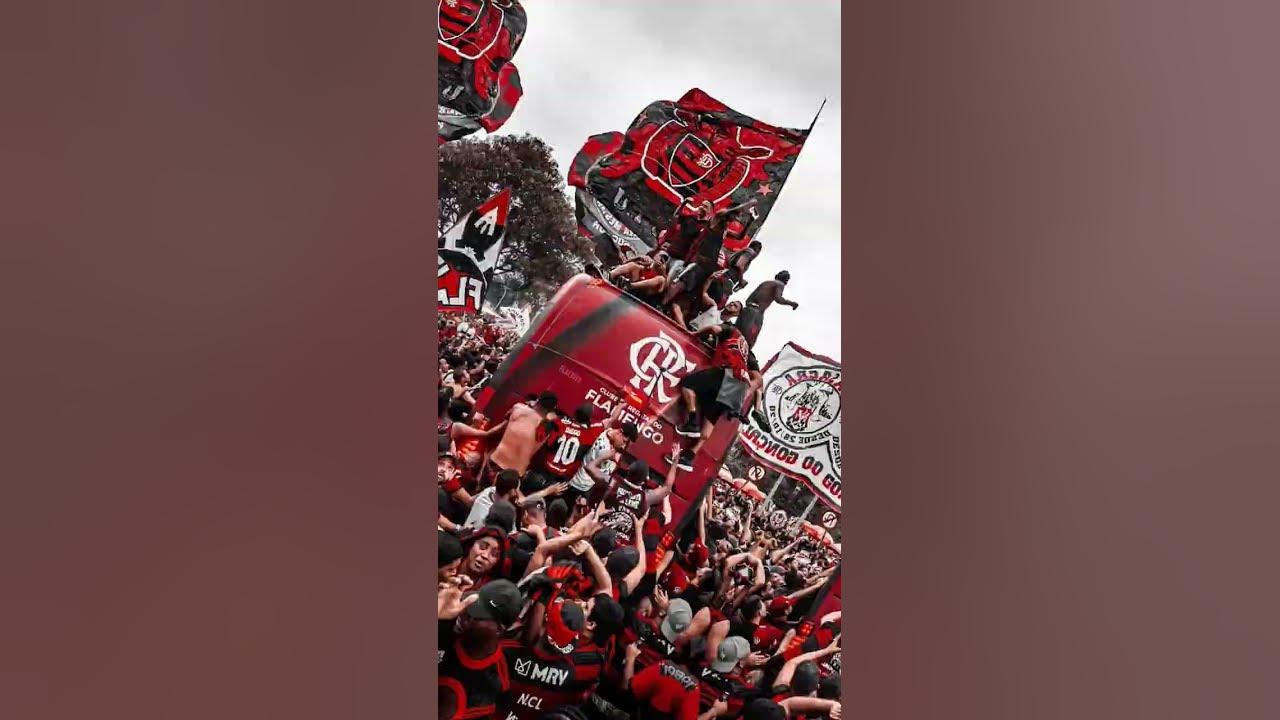 Uma vez Flamengo, sempre Flamengo, Flamengo sempre eu ei de ser, e meu maior prazer vê-lo brilhar...