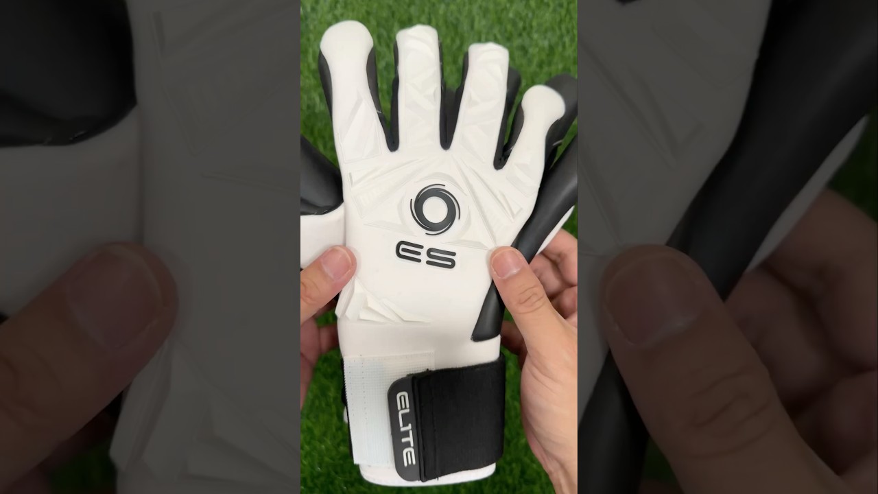 Thibaut Courtois gloves 🔥