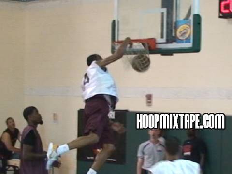 6'5 Gerard Anderson Flying High In His Drew League...