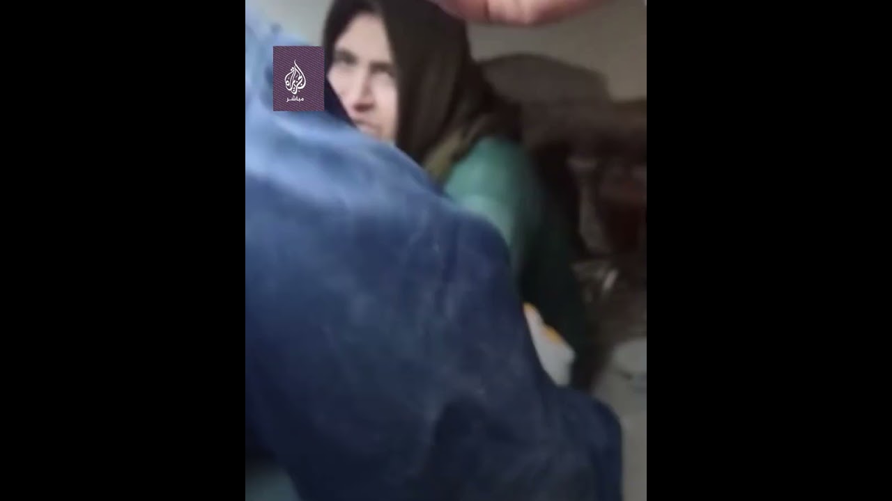 رفضت الخروج من تحت الأنقاض منزلها الذي سقط عليها بسبب الزلزال بدون حجابها