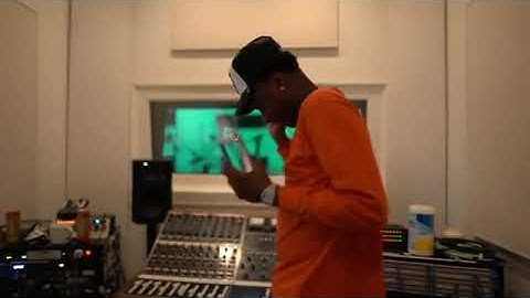 Yvngxchris  in the studio working on some new Heat 🔥 more Music Coming  🔜