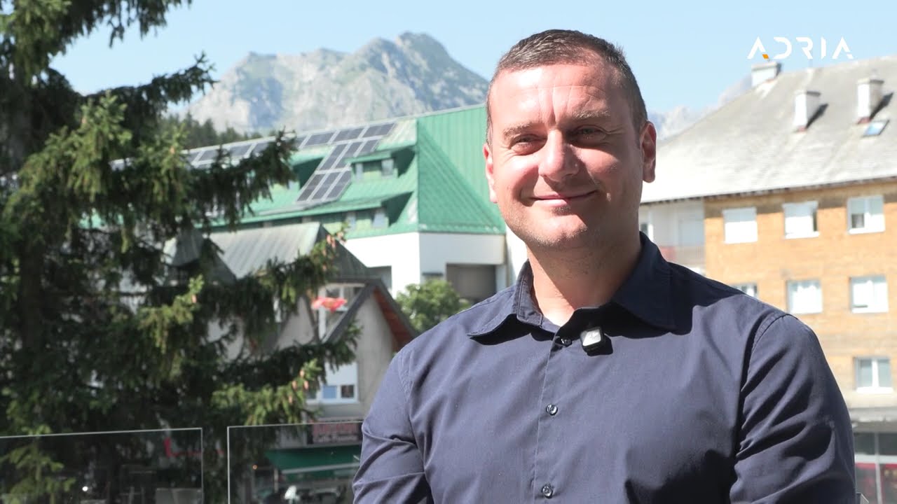 ŽABLJAK PUN TURISTA, A SVE VIŠE PROBLEMA: NAPADNUTI INSPEKTORI
