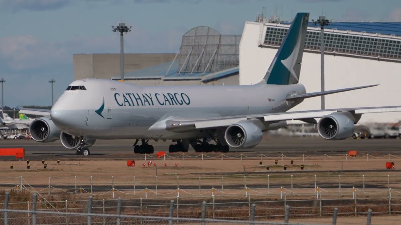 #planespotting B747#cathay Cargo departure#narita 34L Port wing drop@takeoff Undercarriage extended