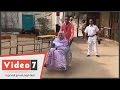بالفيديو مسنة على كرسى متحرك بالأهرام جايه علشان خاطر مصر