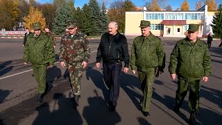 Лукашенко ознакомился с модернизированным вооружением 120-й отдельной механизированной бригады