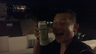 沖縄だよ！？のんびりホテルのバルコニーでひとり酒^ ^一緒にお酒飲みましょう^ ^