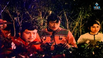 Bathilukku Bathil - AVM Rajan Entering Into Muthuraman House