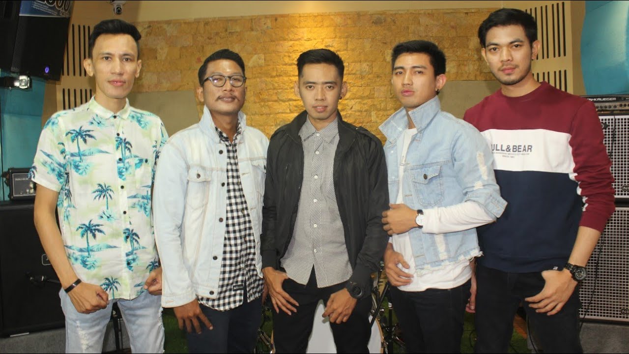 D'NINETEEN / Menuju Pentas Saksikan Live Perfome nya