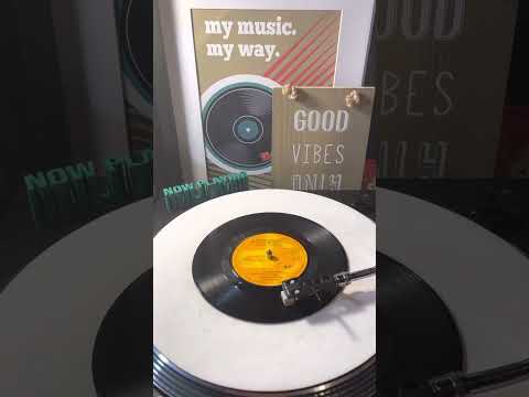 Barry Biggs - Side Show ( Reggae Vinyl 45 ) From 1976 .