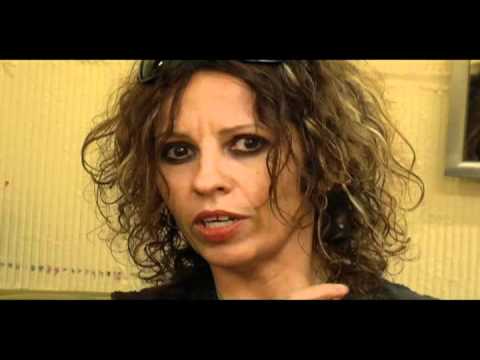 Linda Perry rocks at Ford Amphitheatre