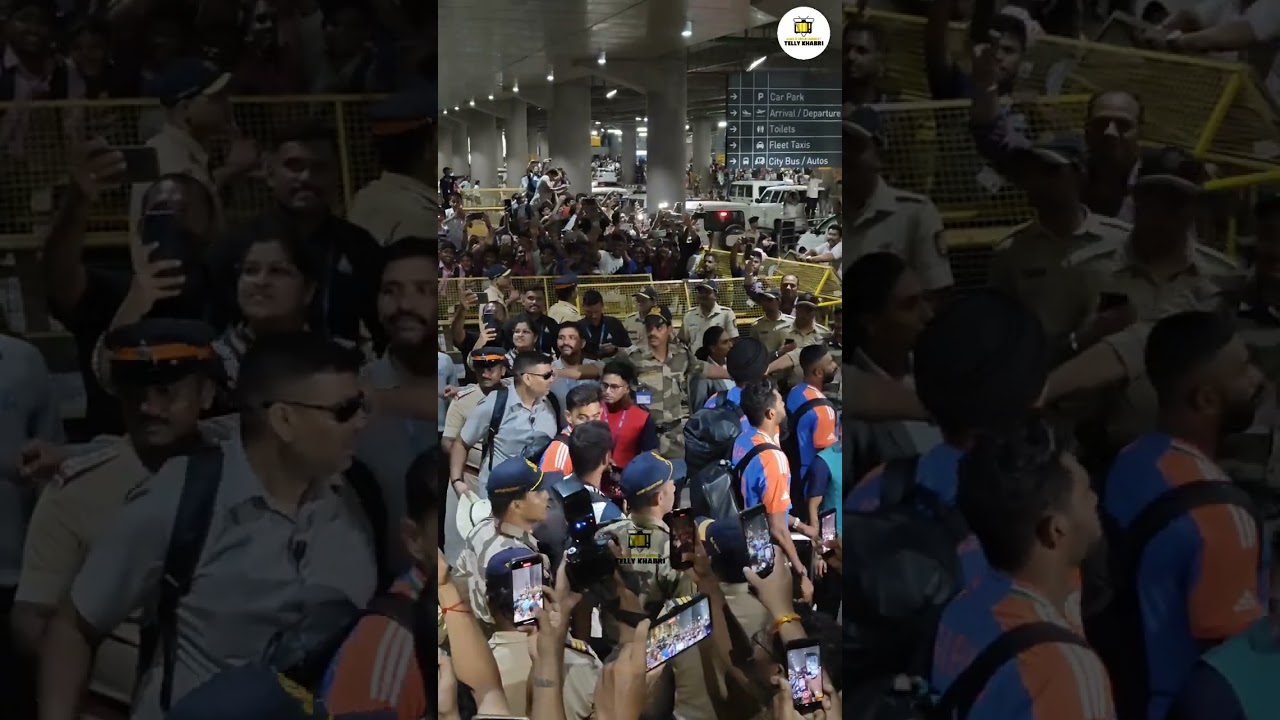 Team India Grand Entry At Mumbai Airport Rohit Sharma, Hardik Pandya, Suryakumar, Bumra And All