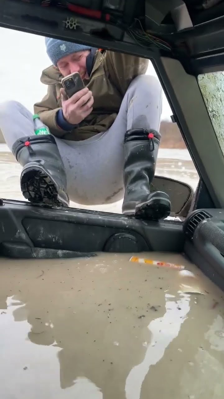 Land Rover Gets Stuck in River || ViralHog