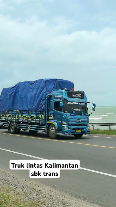 Truk lintas Kalimantan sumber kembang trans