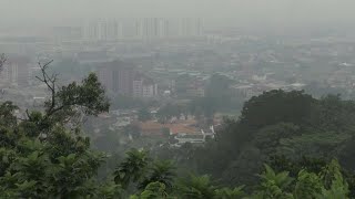 Toxic haze closes Malaysia schools | AFP screenshot 2