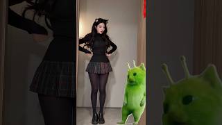 Bold Kitty Hijacks the Spotlight | Viral Chicken Dance Takeover #shorts