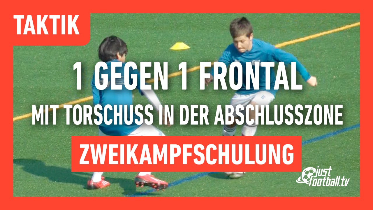 Fussballtraining Dribbling zum Abschluss 1 gegen 1 mit Gegner frontal Zweikampfschulung Fussballtraining Dribbling zum Abschluss 1 gegen 1 mit Gegner frontal Zweikampfschulung