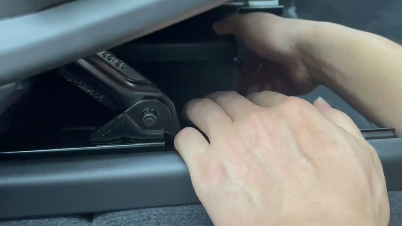 for Volvo xc60 xc90s60v60 audio amplifier line protection dust cover vent anti-kick accessories