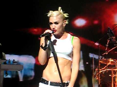 No Doubt "Simple Kind Of Life" Live Front Row on 2009 Tour in Los Angeles 7/22/09