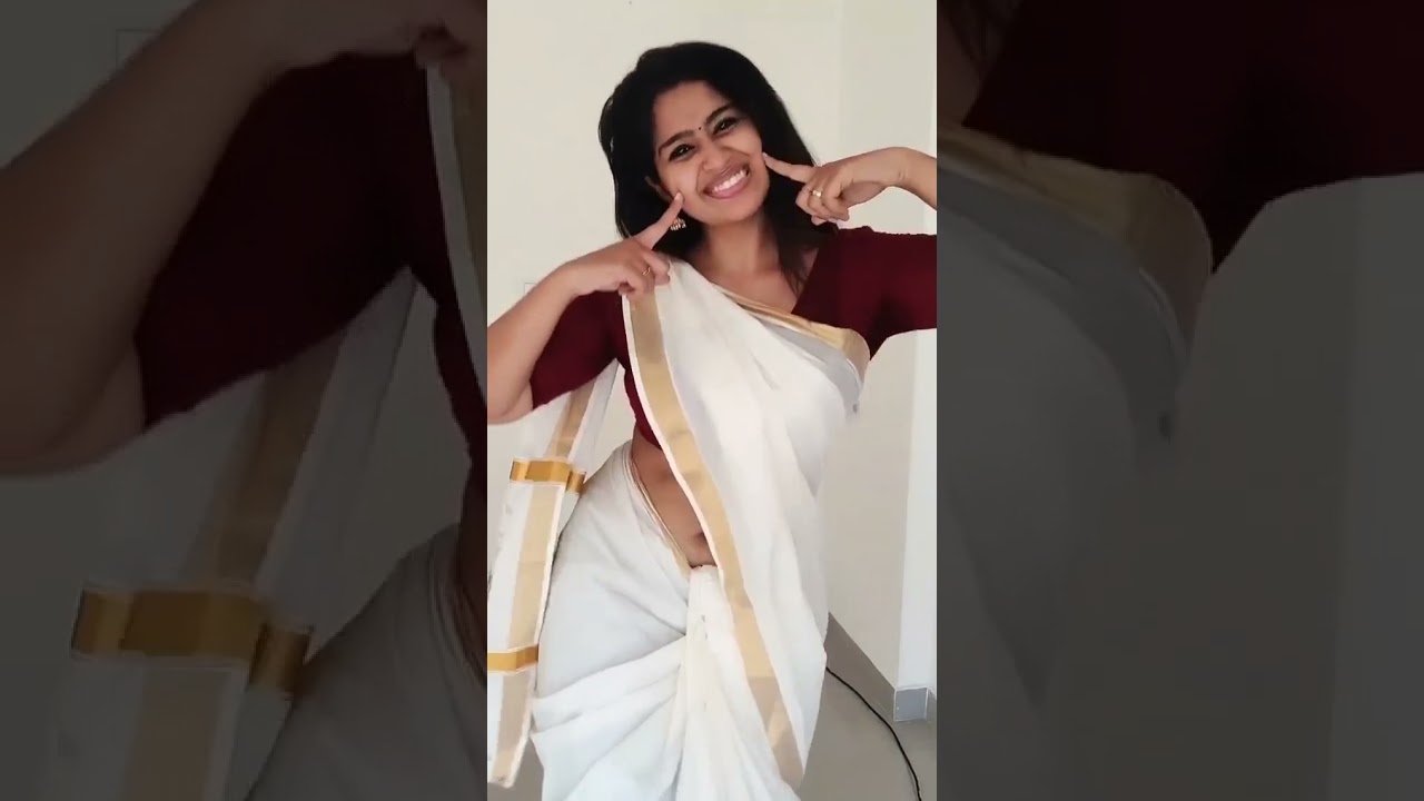 cute mallu girl in saree