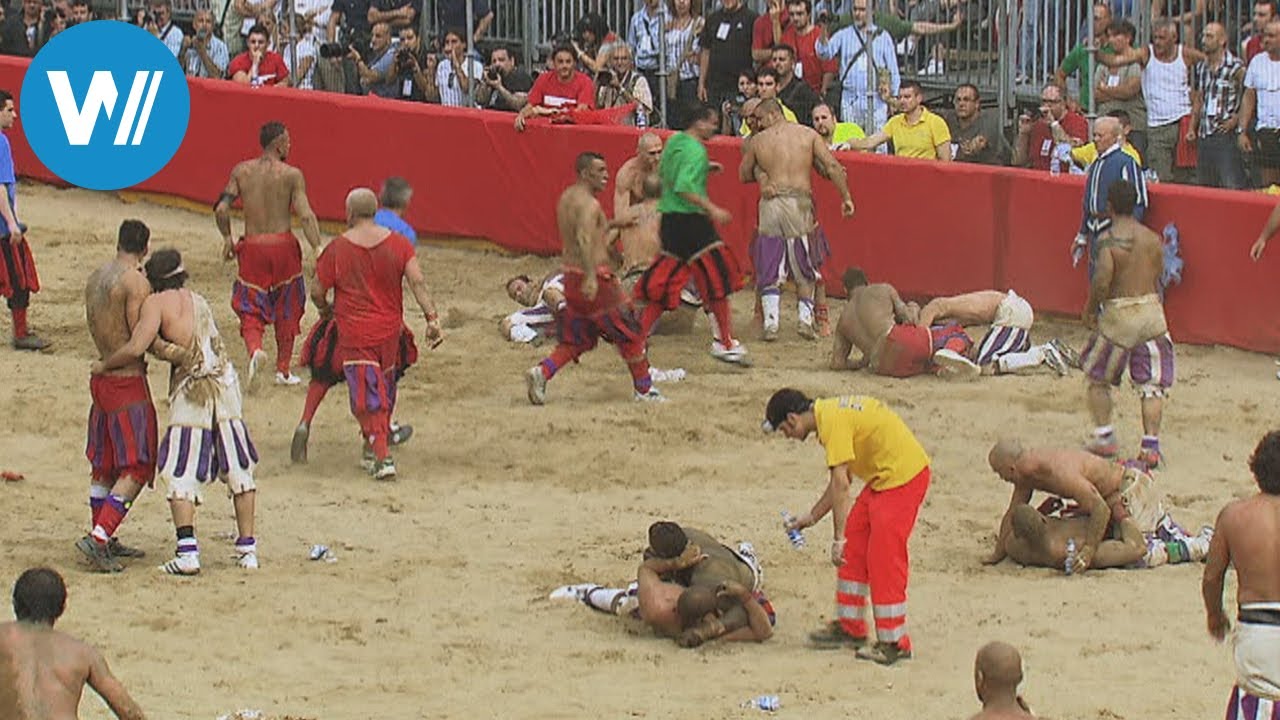 Calcio Storico, das brutalste Fußballturnier der Welt - Kämpfen, bis die Knochen knacken