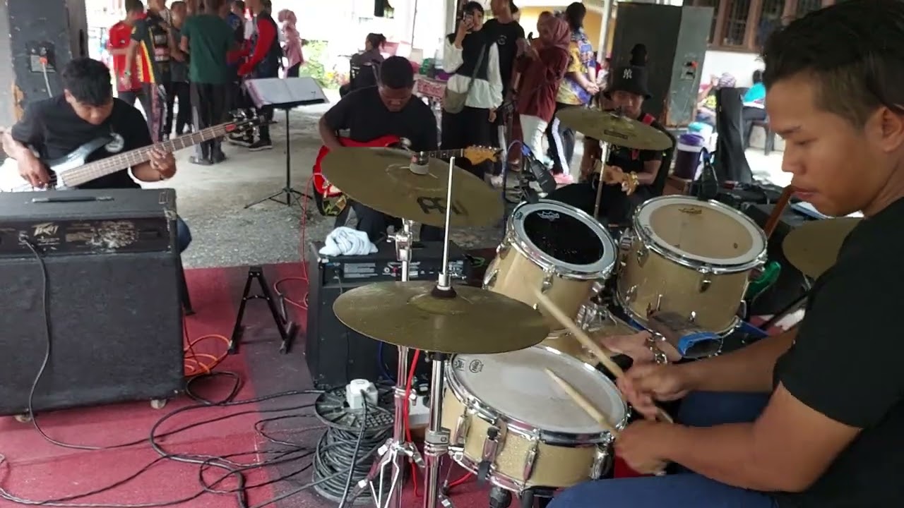 jomoi band..sejati
