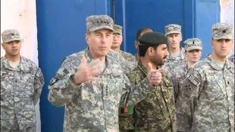 Gen.Petraeus Presents Medals to Task Force Raider Soldiers