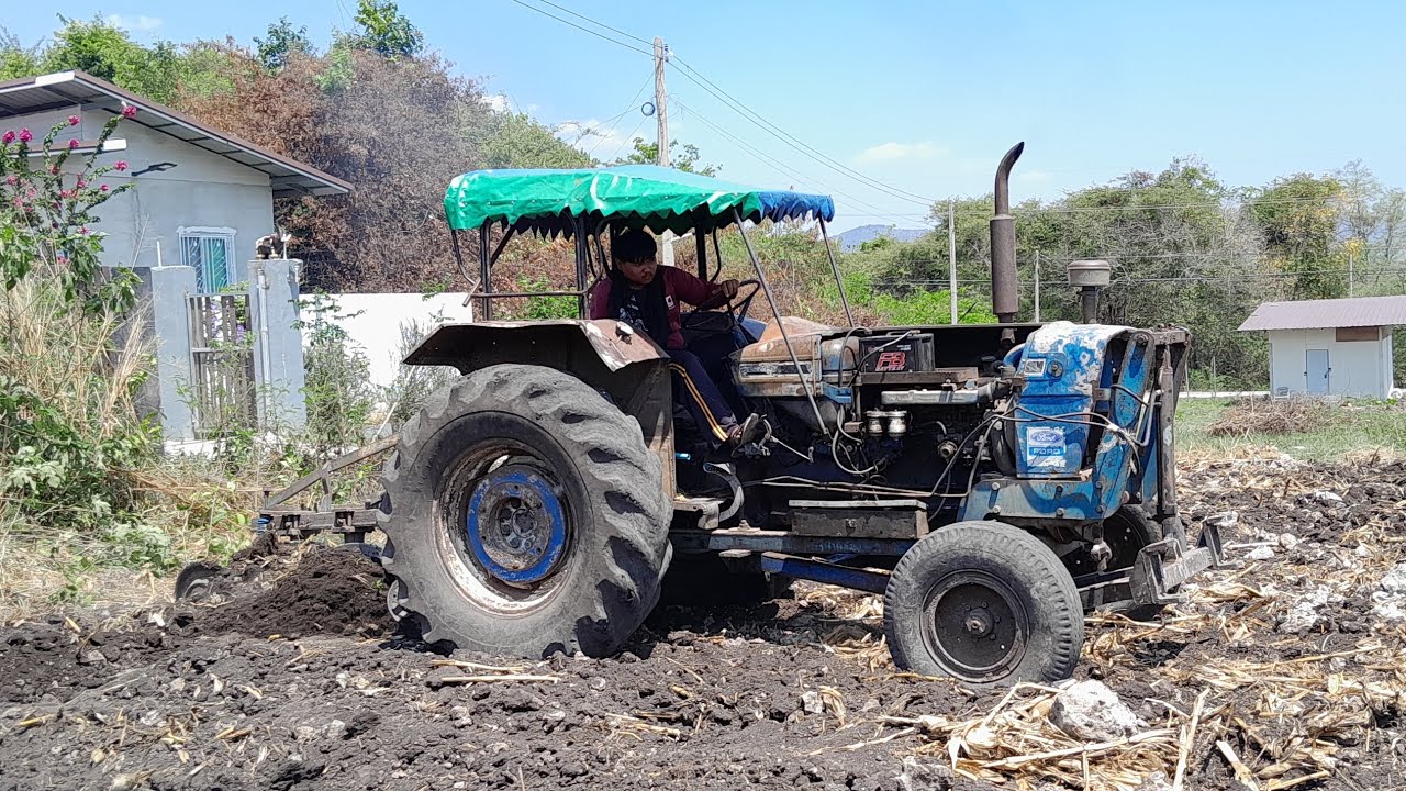 รถไถฟอร์ด6610ไถผานสองเตรียมดินปลูกอ้อยครับ