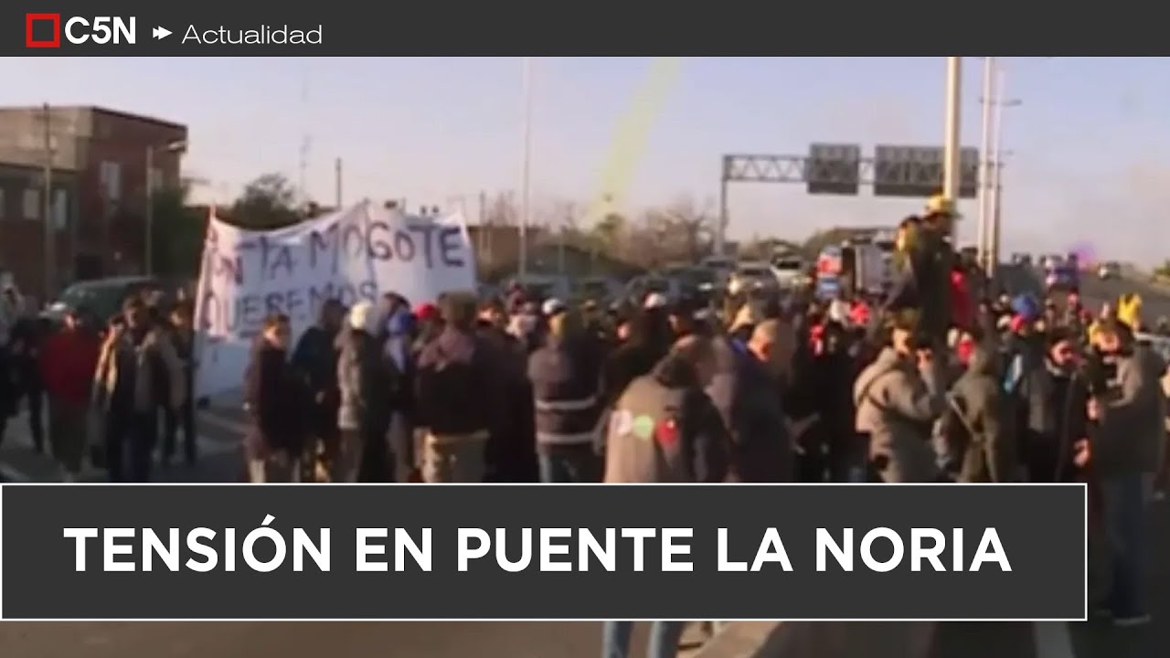 TENSIÓN en PUENTE LA NORIA: PROTESTA de FERIANTES de LA SALADA