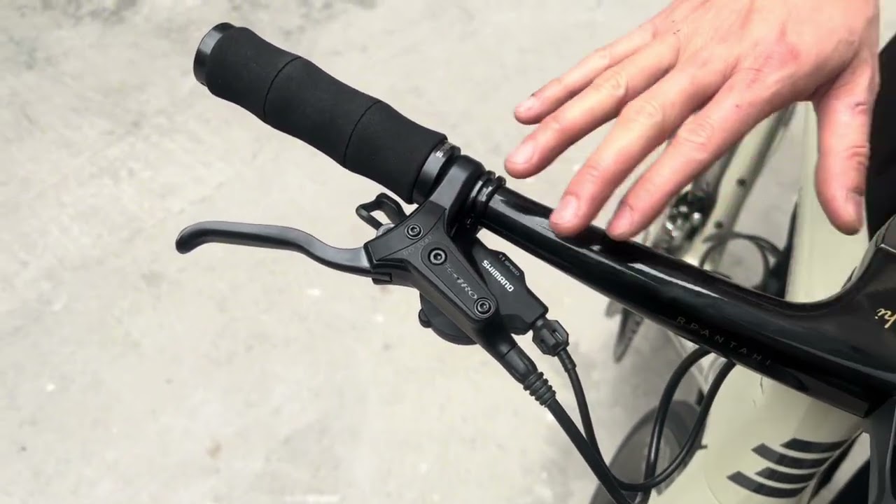 Xe đạp đua tay ngang Bigrock ráp theo yêu cầu khách đẹp không tỳ vết 