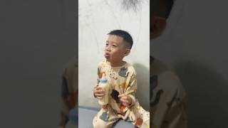 Bocah Lucu Sok Makan Keripik Pedas bocahlucu pedas boncabe short