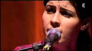 Video thumbnail of "Souad Massi-Dar Dgedi (live)"