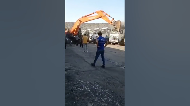HOPÖRÖTÖR ŞÖFÖRÜ PARASI VERİLMEYİNCE MAL SAHİBİNİN HAFRİYAT ARABALARINI KEPÇE İLE PERTE ÇIKARDI