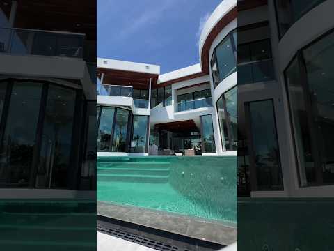 فيديو: فيلا Exotic مع حمام سباحة لا متناه و مناظر مذهلة في المكسيك