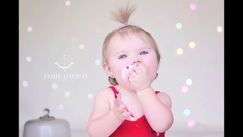 EASY! Add beautiful holiday bokeh to your photos in just seconds using Photoshop!