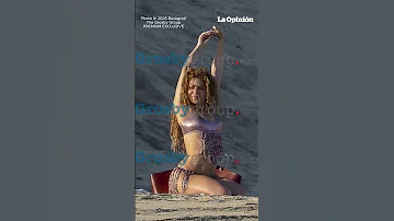 Captan A Shakira Meditando Sola En Una Playa De Los Cabos La Opinión 