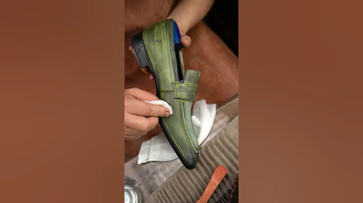 GIFENNSE SHOES | The coloring process of Green loafers H #shoes #mensfashion #fashion #loafers