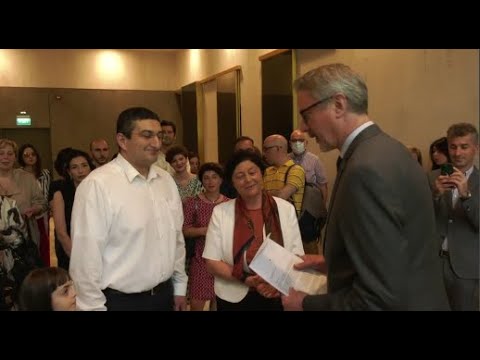 \"ჩვენი არჩევანი ევროპაა\" - ბრიუსლში გასაგზავნი წერილი  კარლ ჰარცელს გადასცეს