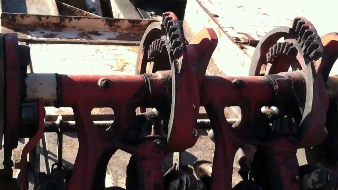 JI CASE MODEL 200 SQUARE BALER WORKS GOOD FOR SALE YouTube