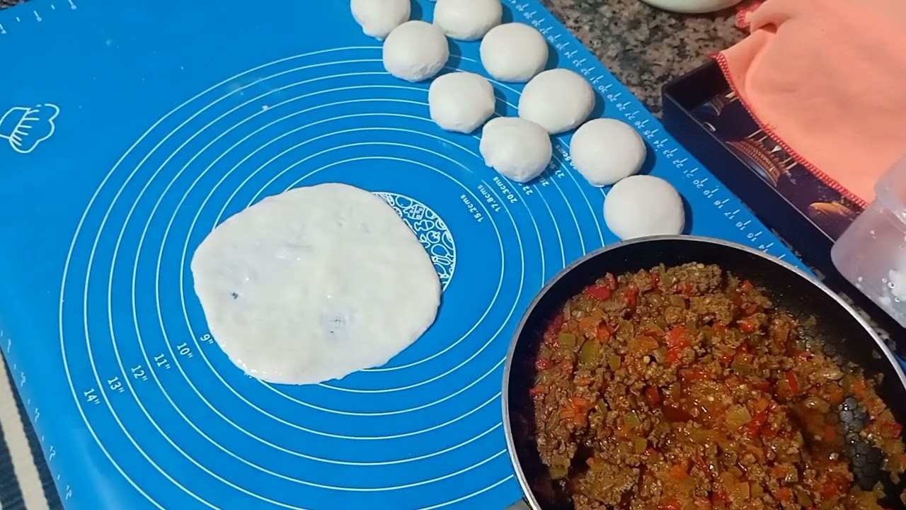 مسيمنات مورقين بحال ورقة بسطيلة بحشوة موجودة فى كل بيت