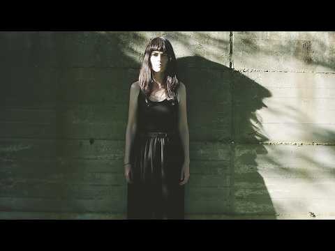 Aude Juncker - L'infaillible (Official Video)