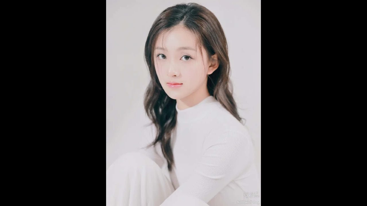 “炎红砂假扮曹简妮经理去家里找她,想办法混入曹家村解救罗韧木代曹胖胖他们......”#七根心简 - YouTube