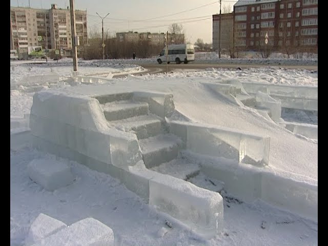В центральном зимнем городке неизвестные разрушили ледовые фигуры и горки