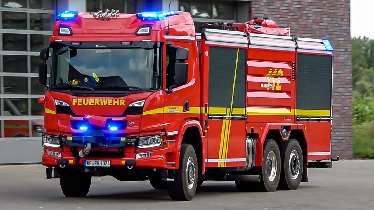 [NEUES GTLF, LÖSCHZUG UND MEHR!] - Feuerwehr Krefeld | Einsatzfahrten an der Feuerwache 1
