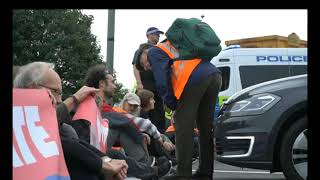Climate protestors block m25