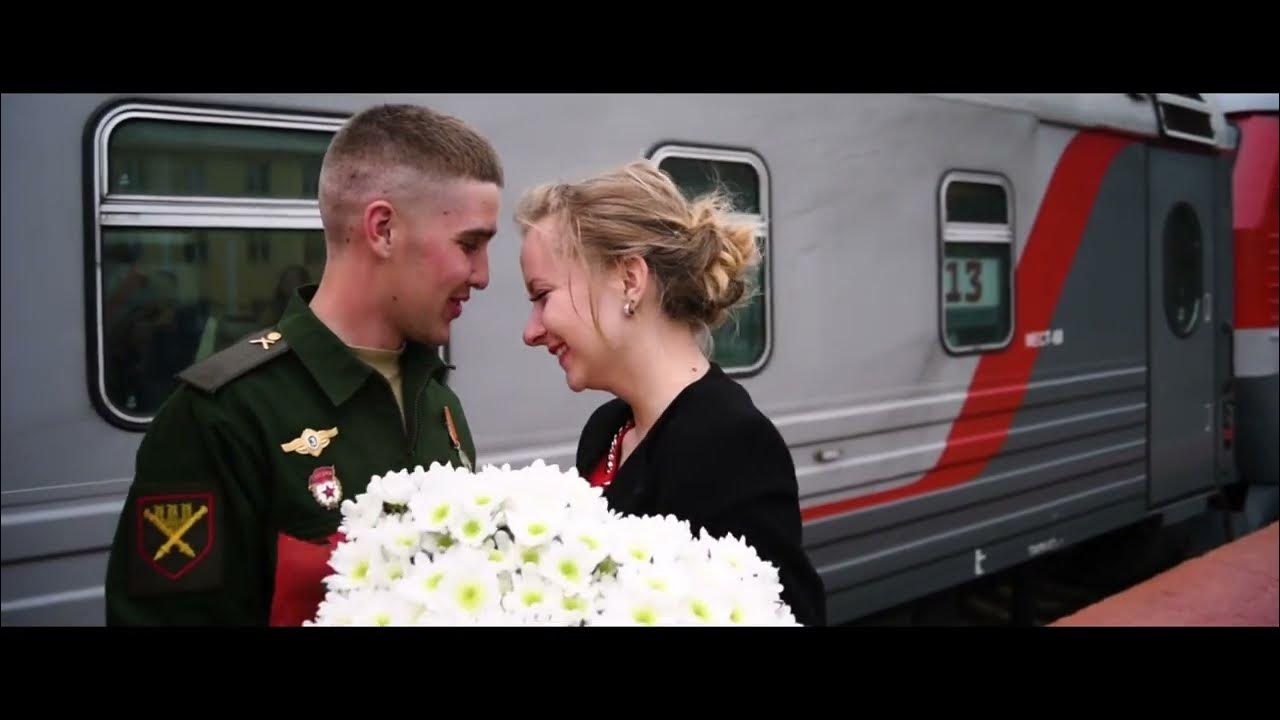 Домой едет поезд. Фото дембелей. Дембеля в поезде. Дембель поезд домой. Дембель домой.